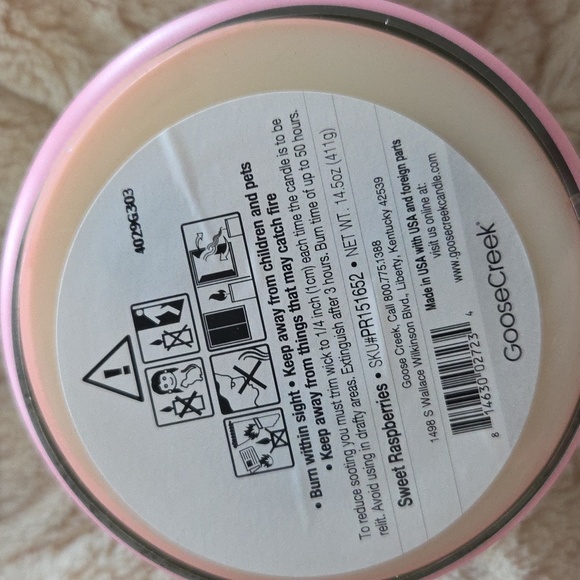 Sweet Raspberries Candle - Peter Rabbit - Picture 2 of 3